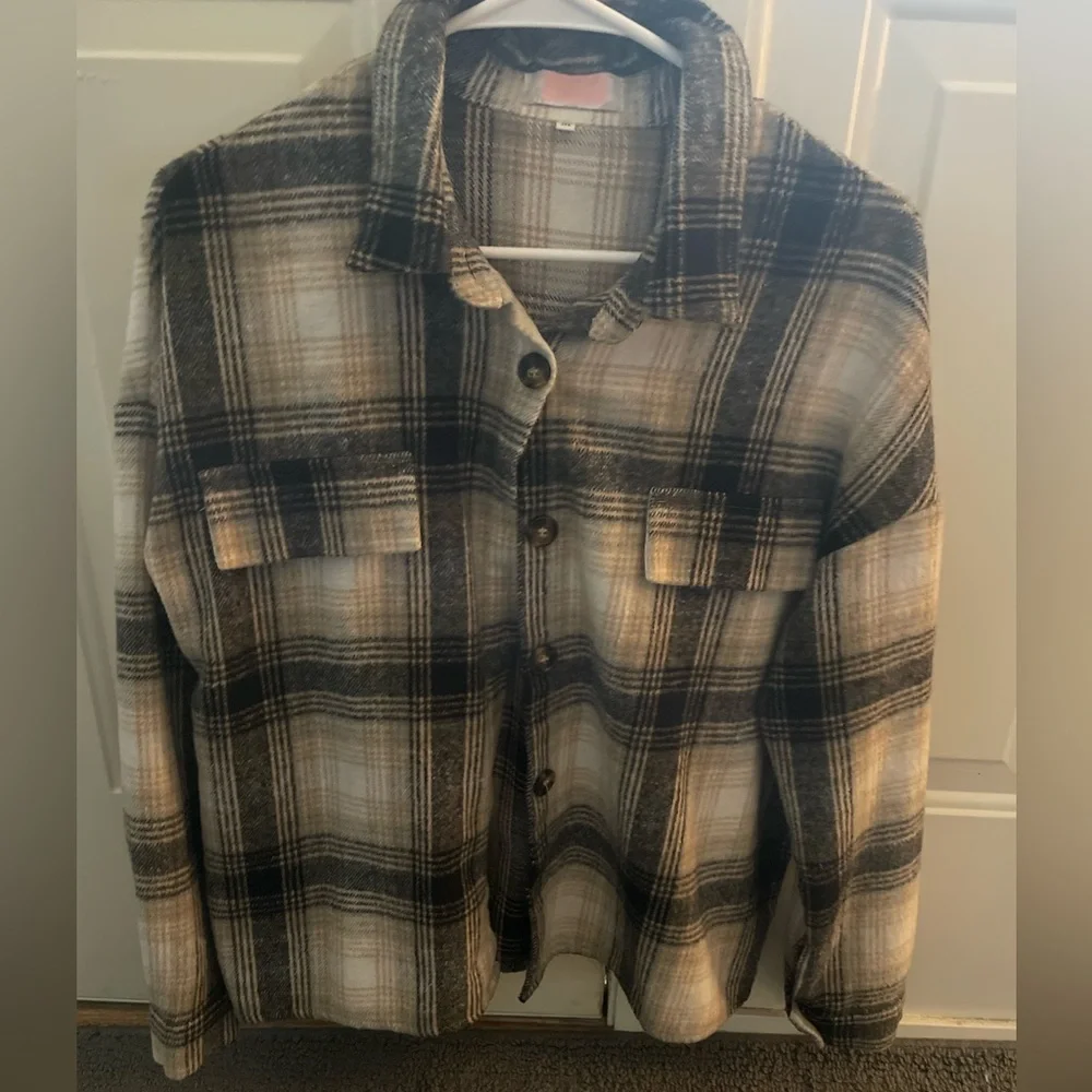 Shacket - Picture 1 of 2